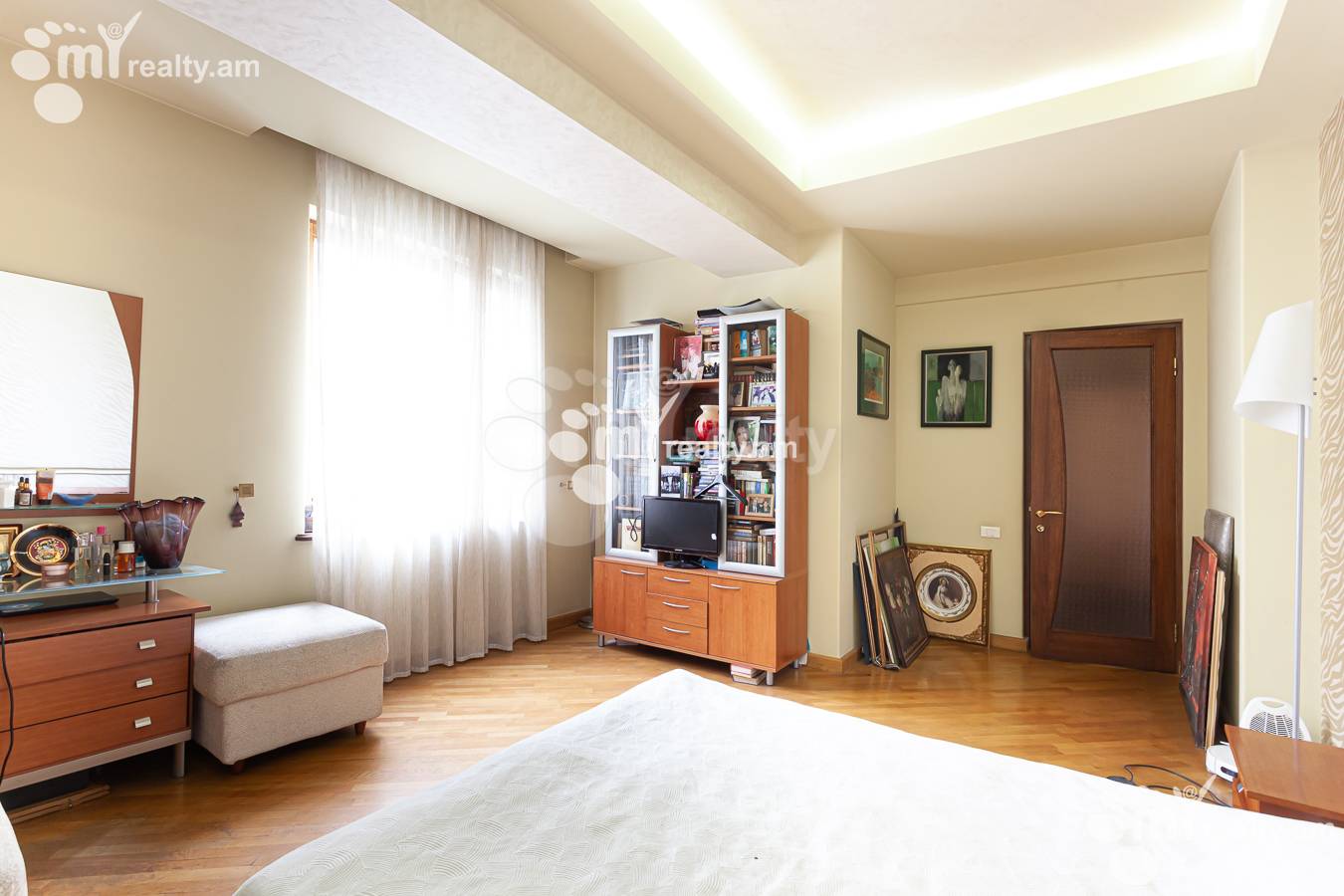 4 սենյականոց բնակարան  Ամիրյան փող, Կենտրոն Երևան, 155962