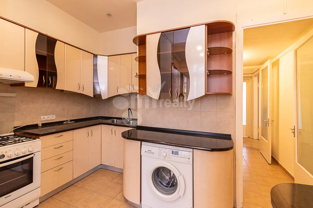 4 bedroom apartment for rent Mashtots Ave, Center Yerevan, 160196