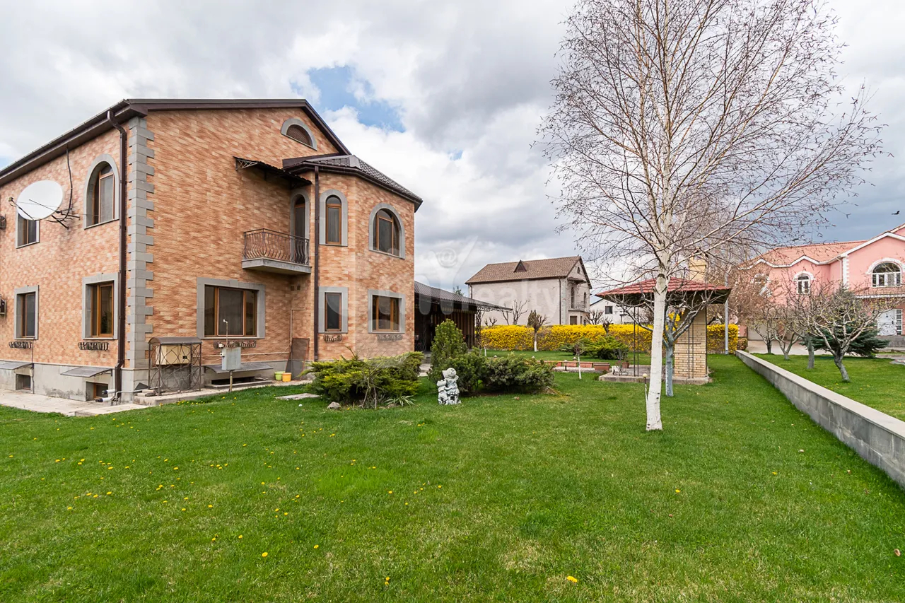 House for sale Arpa, Wahagni Yerevan, 160140