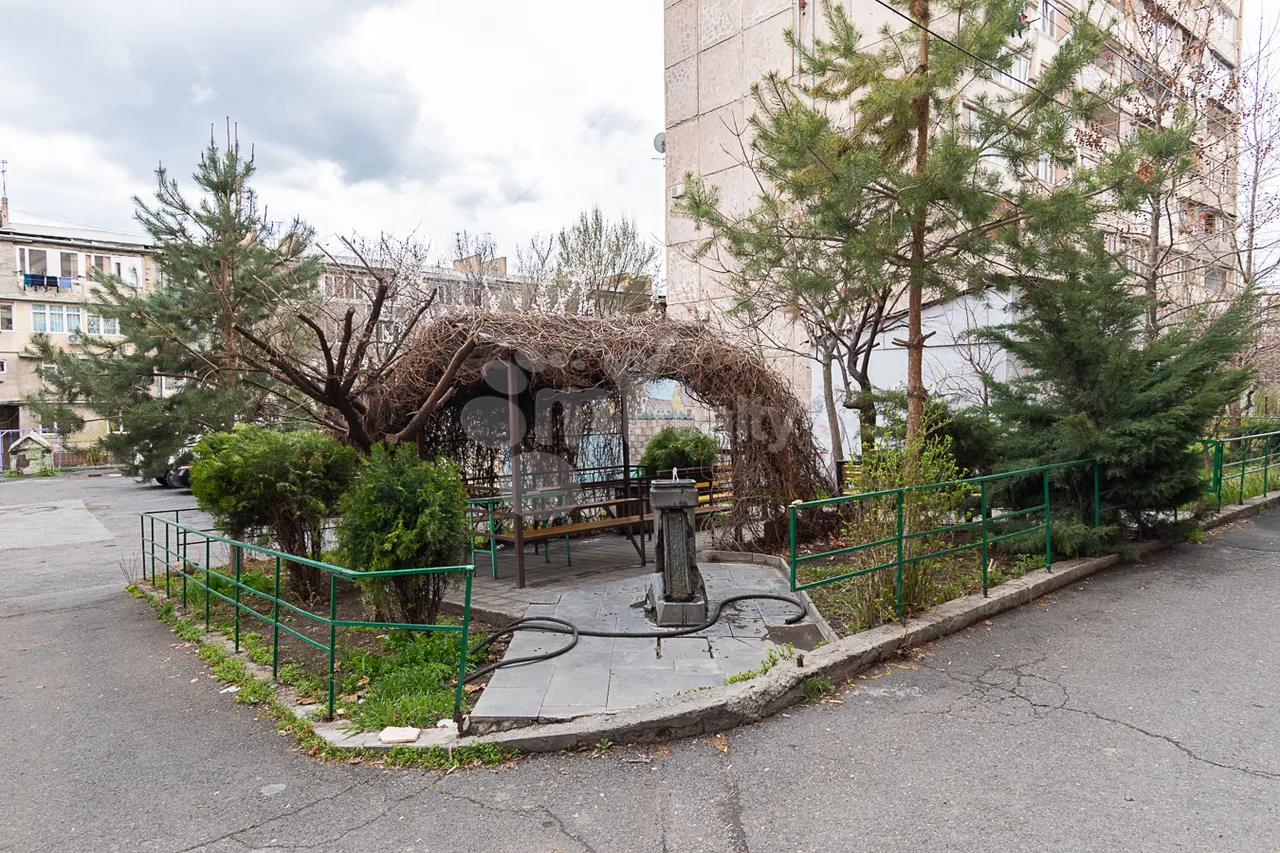 1 սենյականոց բնակարան  Մարգարյան փող, Աջափնյակ Երևան, 160060
