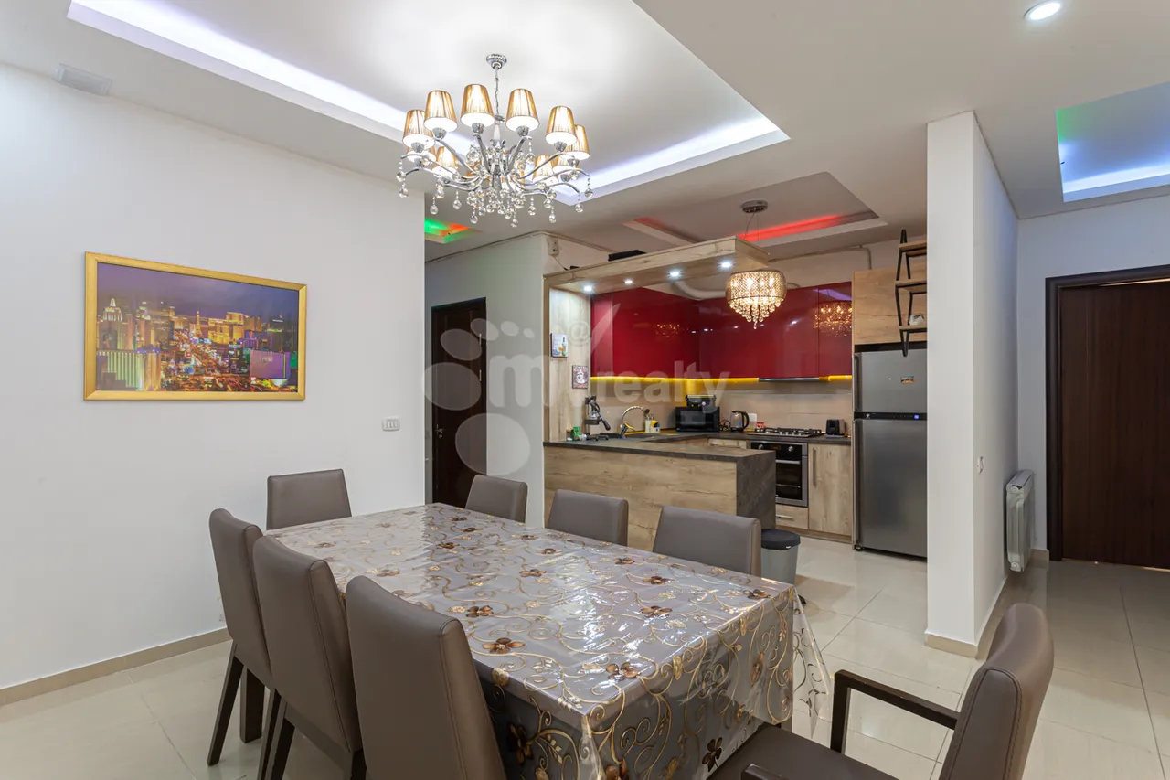 3 bedroom apartment for rent Abovyan St, Center Yerevan, 158979