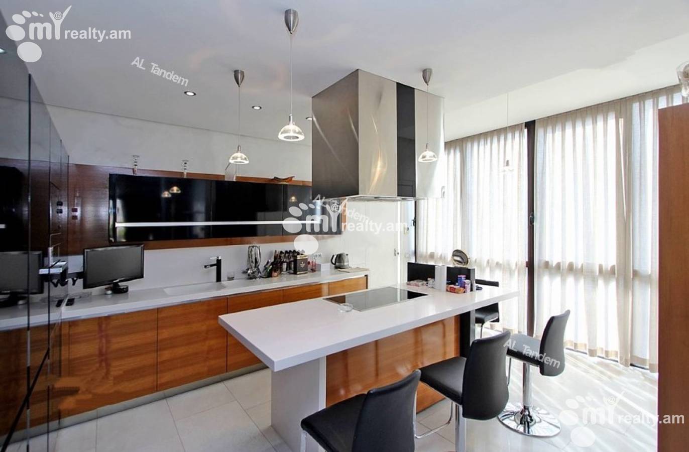 3 սենյականոց բնակարան վարձով Վ. Սարգսյան փող, Կենտրոն Երևան, 122599