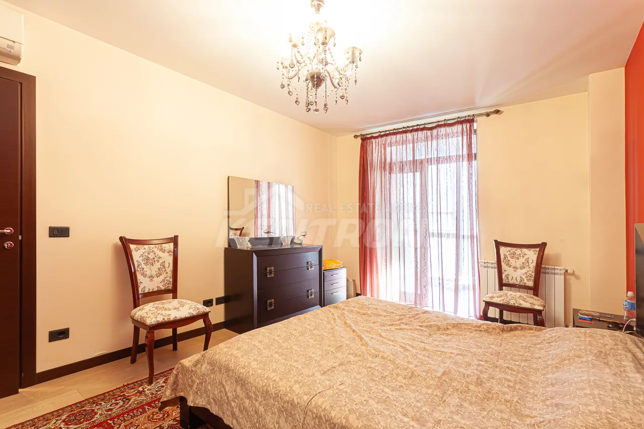 3 bedroom apartment for sale خیابان وازگِن سارگیسیان, مرکز شهر ایروان, 159354