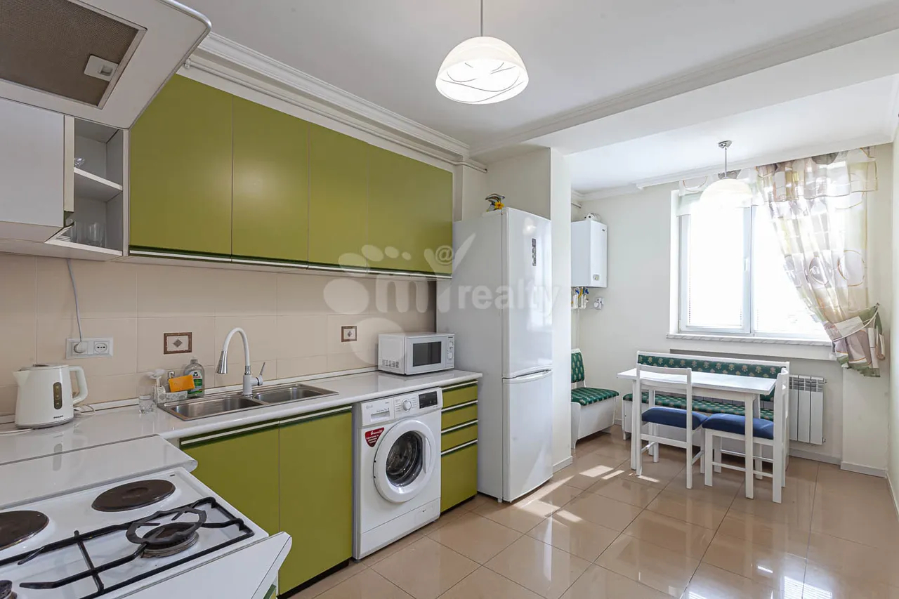 3 bedroom apartment for rent Mashtots Ave, Center Yerevan, 159963