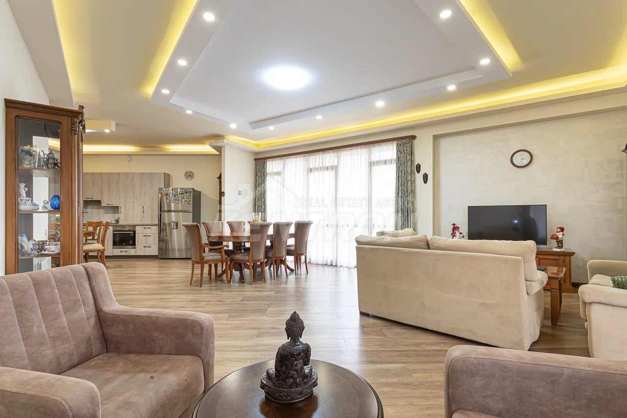 4 bedroom apartment for sale Yekmalyan St, Center Yerevan, 158583