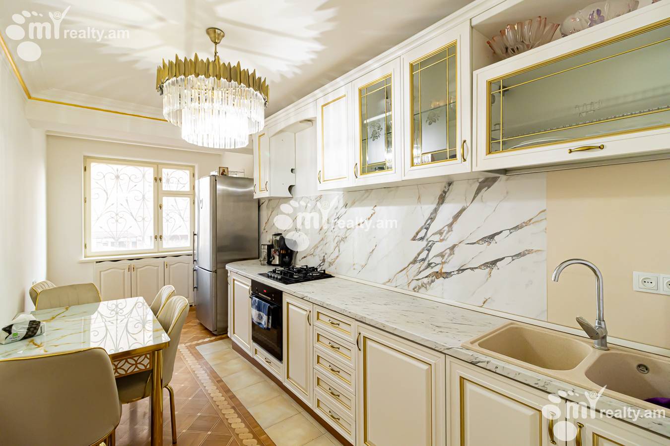 Купить 4 комнатную квартиру Орбели Ехбайрнери ул, Арабкир Ереван, 154537