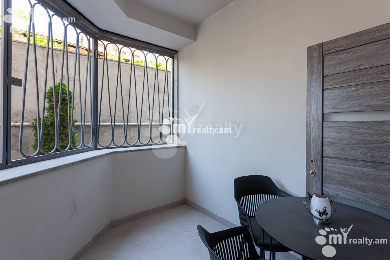 3 bedroom apartment for rent Antarayin St, Center Yerevan, 151305
