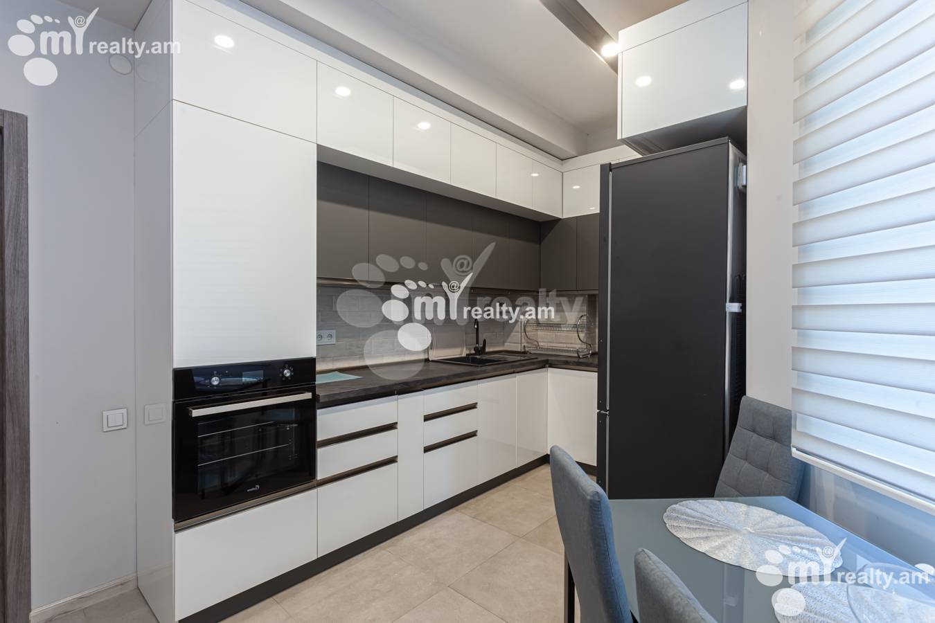 3 bedroom apartment for rent Antarayin St, Center Yerevan, 151305