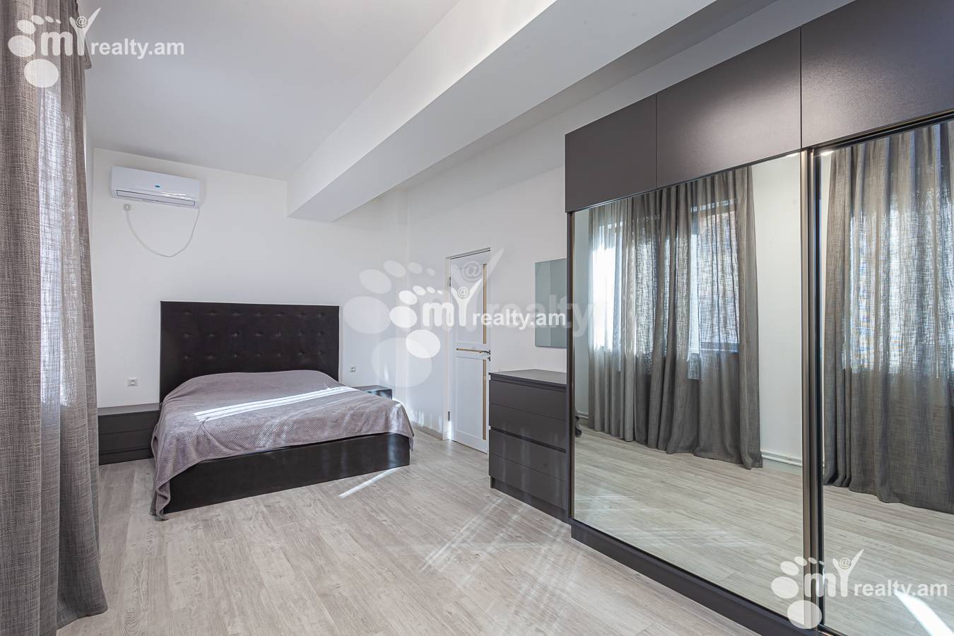 4 bedroom apartment for rent Antarayin St, Center Yerevan, 147902