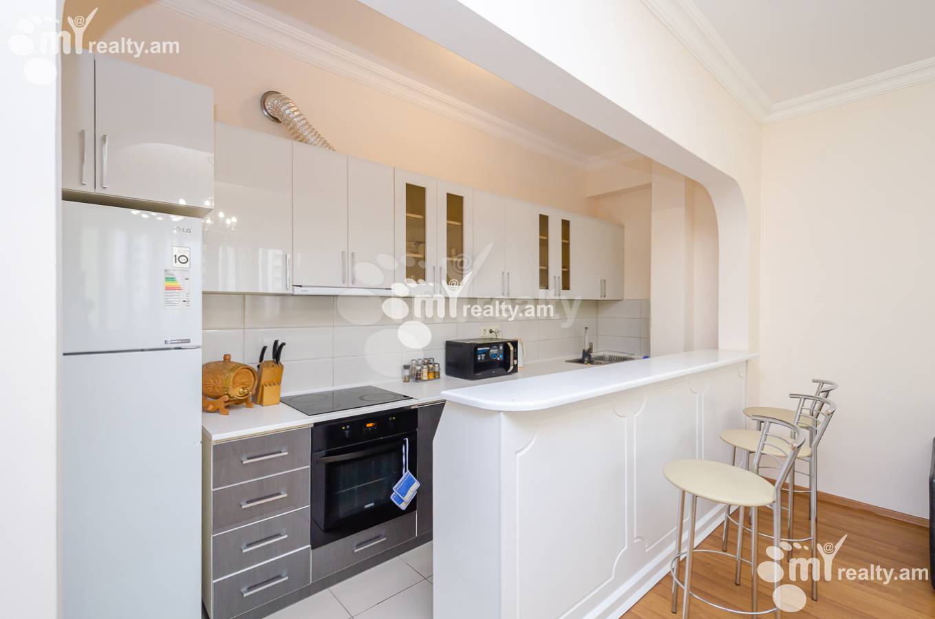 2 bedroom apartment for rent Amiryan St, Center Yerevan, 153958