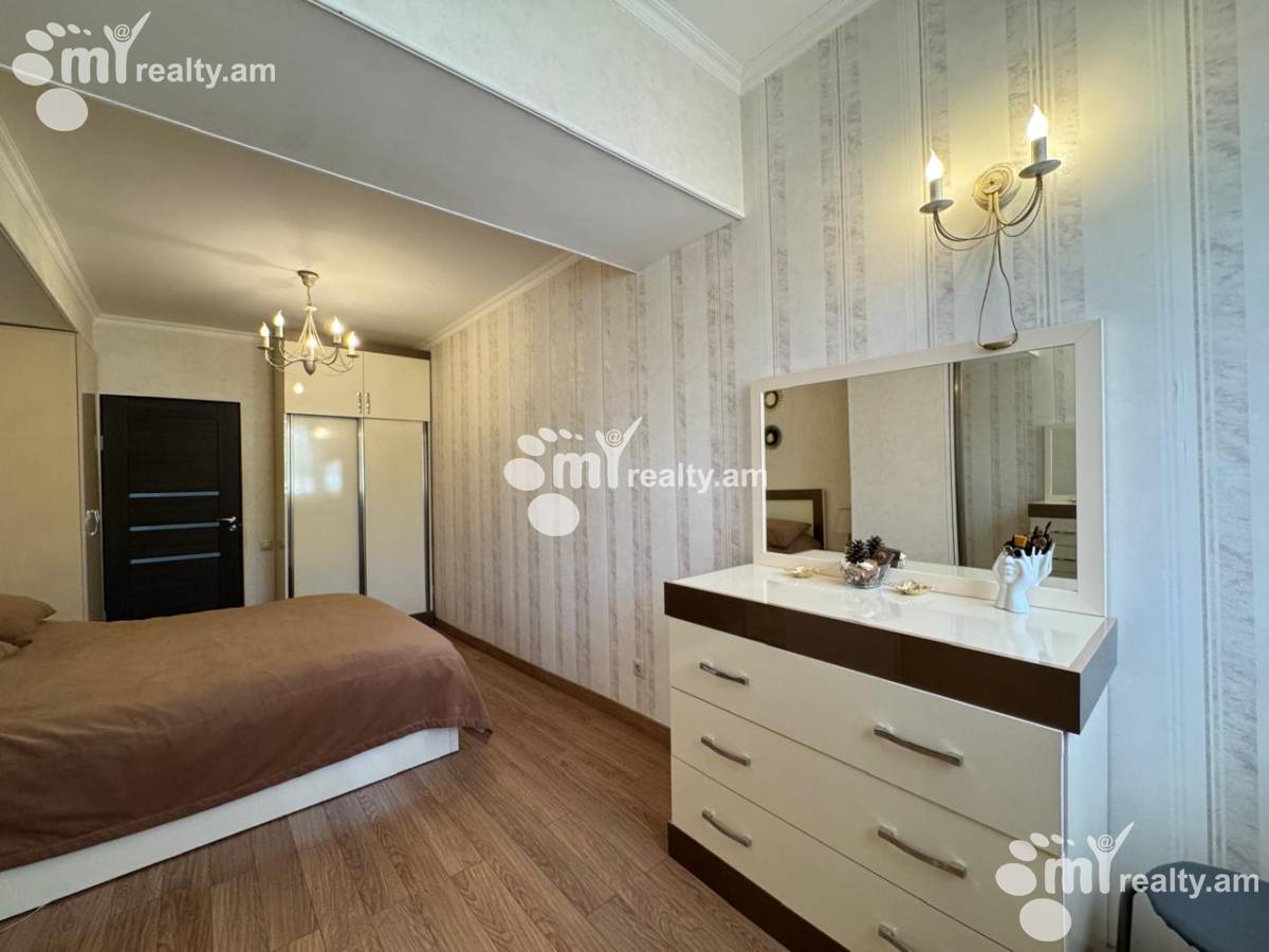 4 bedroom apartment for sale Charents St, Center Yerevan, 160427