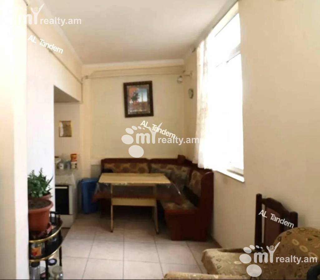 3 bedroom apartment for sale خیابان آرشاکونیاک, مرکز شهر ایروان, 147170