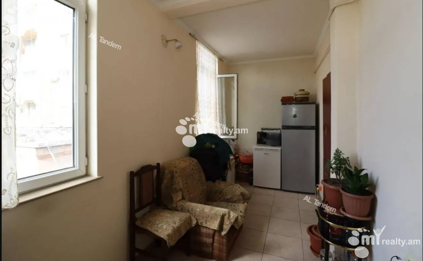 3 bedroom apartment for sale خیابان آرشاکونیاک, مرکز شهر ایروان, 147170