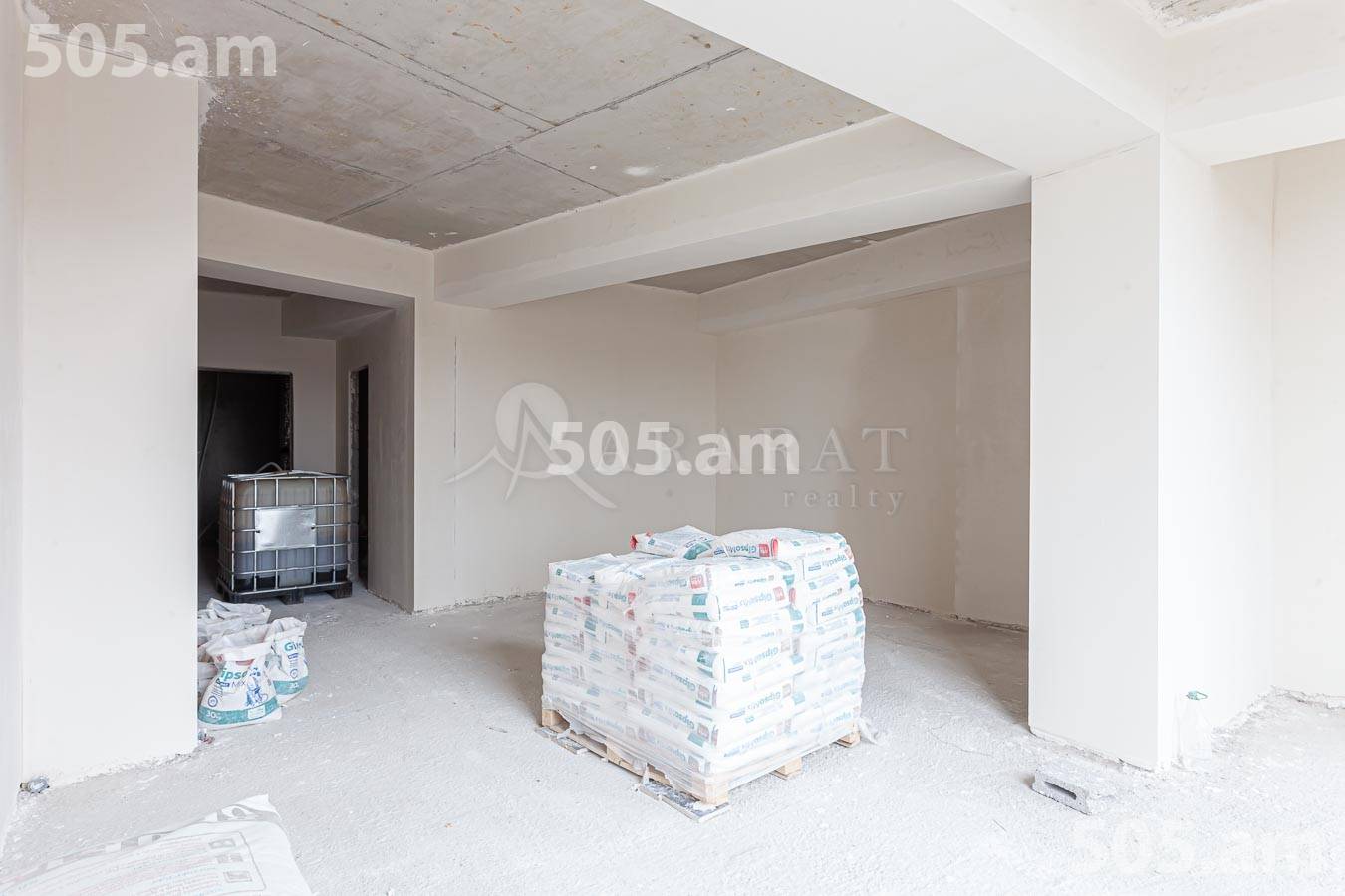 Купить 1 комнатную квартиру Антараин ул, Центр Ереван, 155275