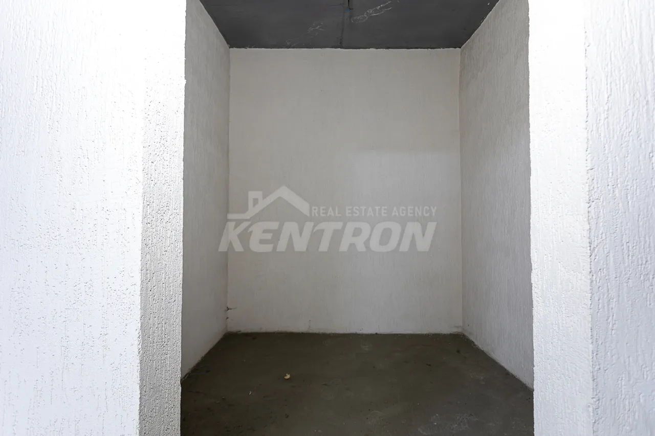 4 սենյականոց բնակարան  Պուշկինի փող, Կենտրոն Երևան, 157580