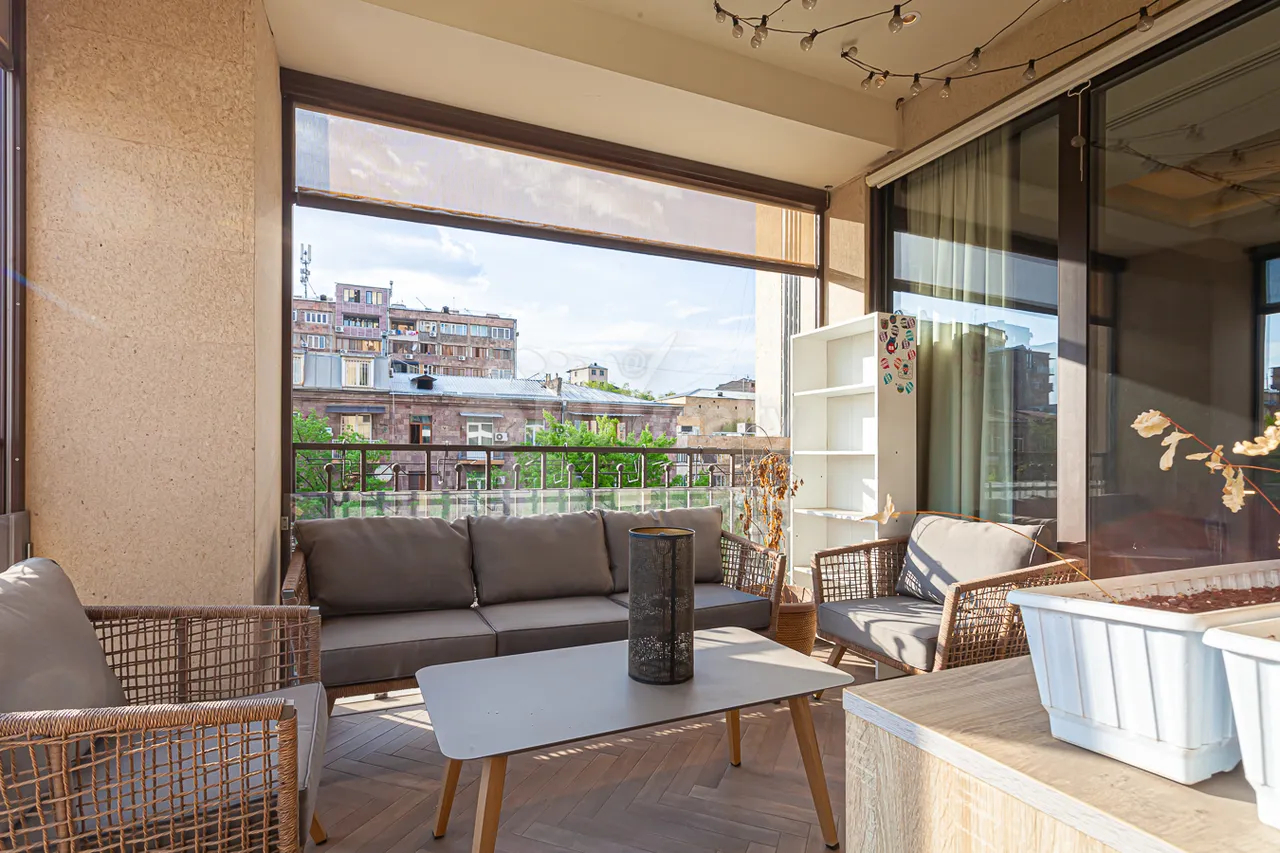 4 bedroom apartment for sale خیابان بوزند, مرکز شهر ایروان, 160313