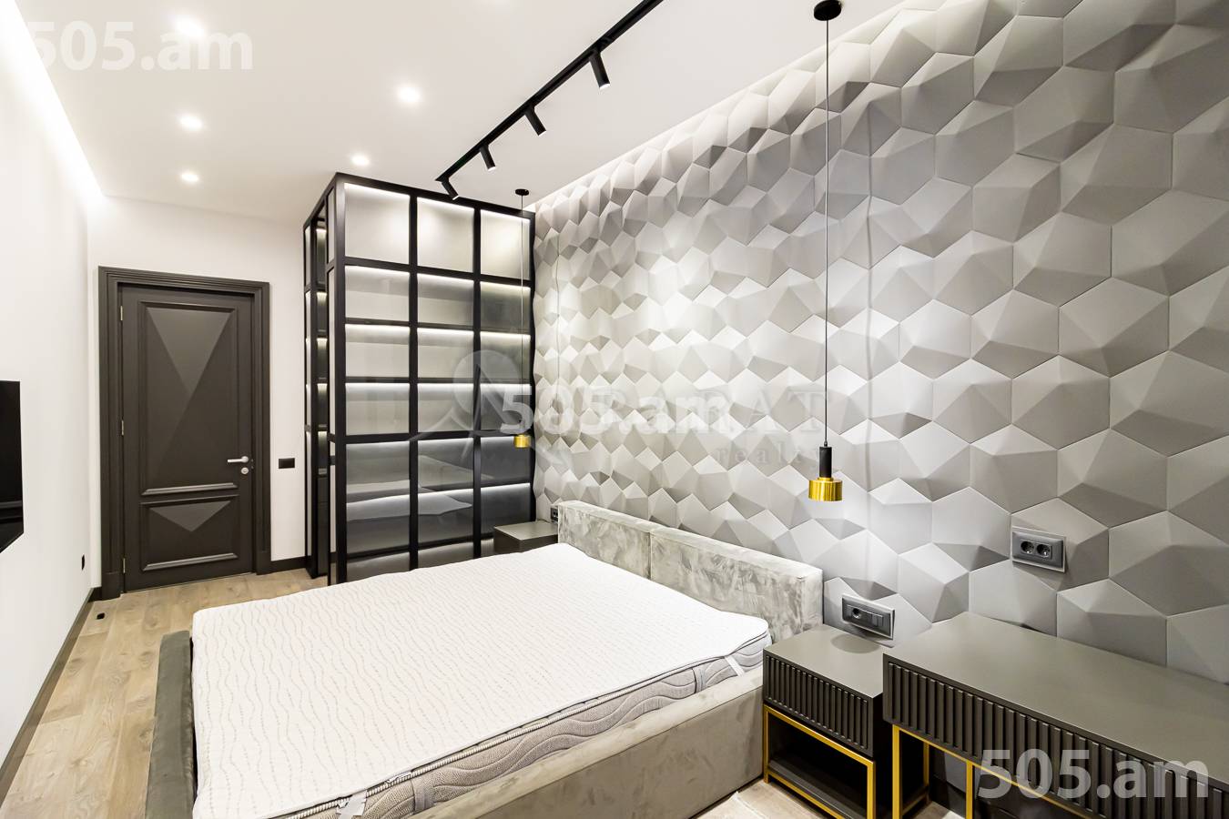 3 bedroom apartment for sale خیابان آزاتوتیان, عربگیر ایروان, 153981