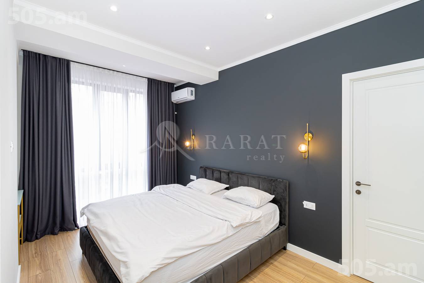 Купить 2 комнатную квартиру Арам ул, Центр Ереван, 148383