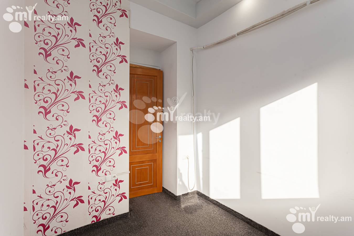 Купить 4 комнатную квартиру Паронян ул, Центр Ереван, 148996