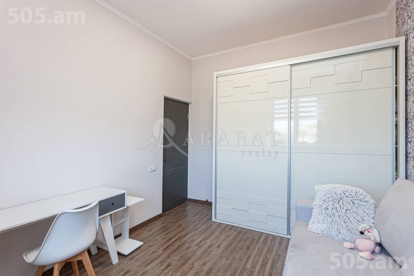 4 սենյականոց բնակարան  Միկոյան փող, Դավթաշեն Երևան, 151222