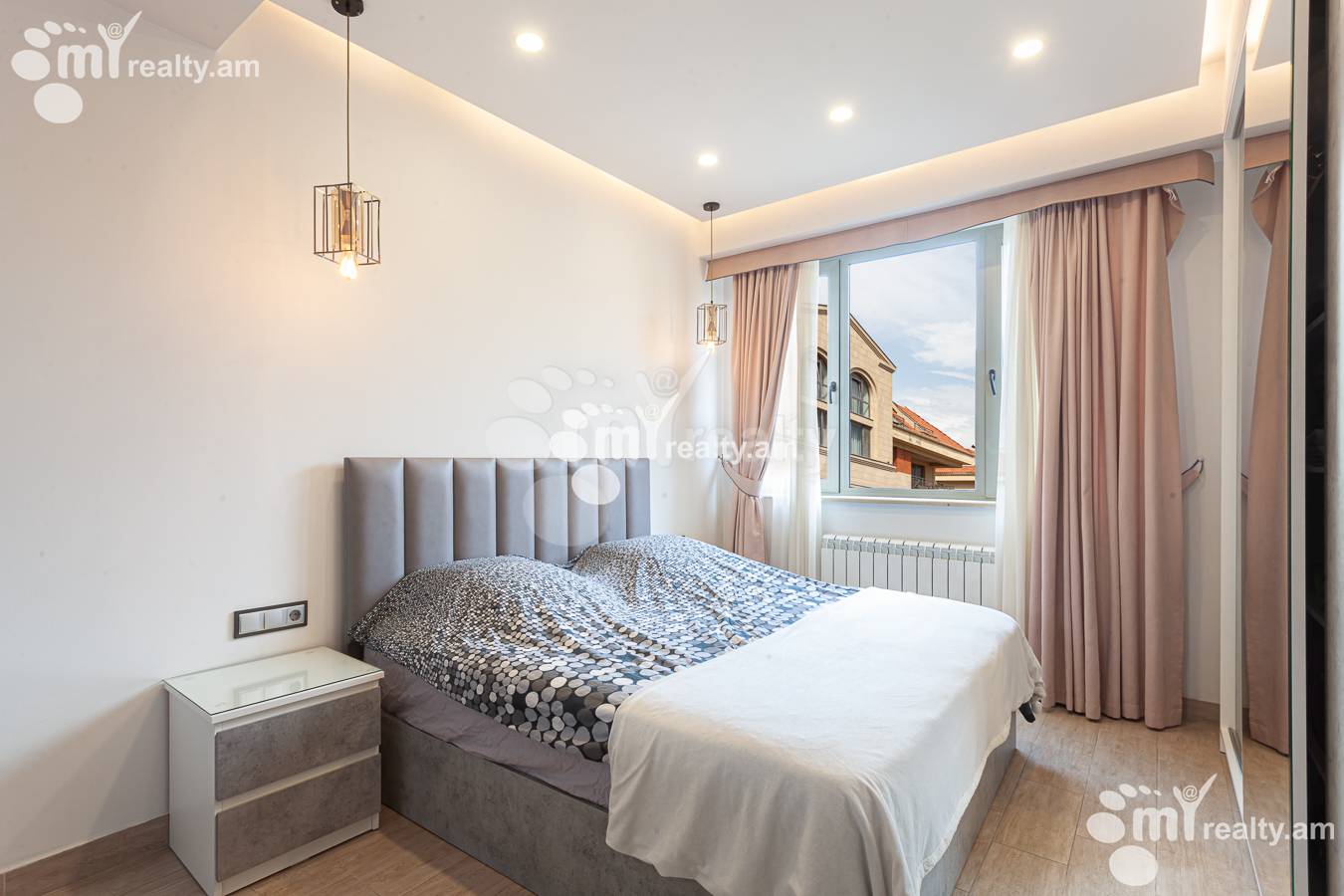 3 bedroom apartment for rent Antarayin St, Center Yerevan, 155627