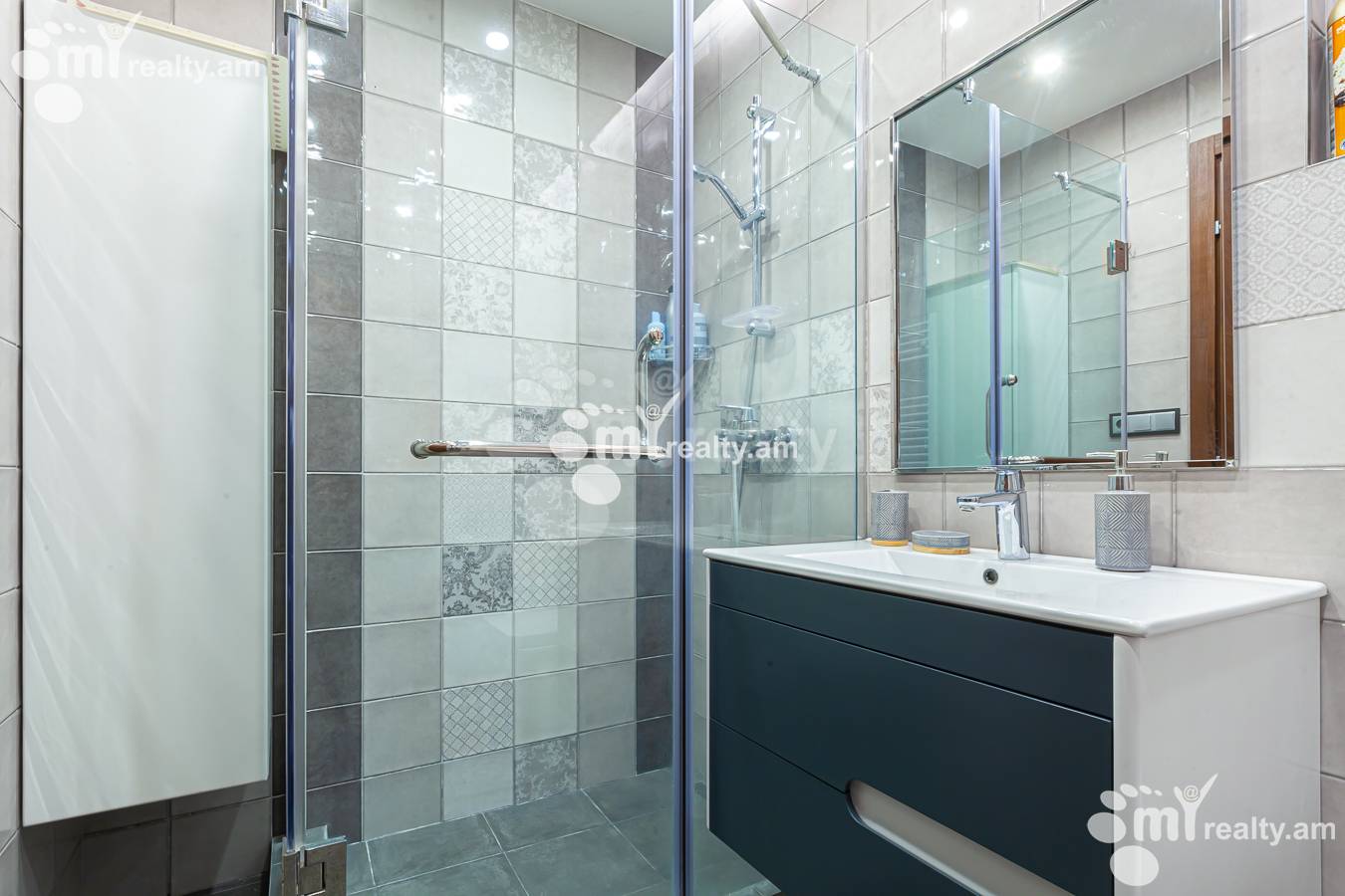 3 bedroom apartment for rent Antarayin St, Center Yerevan, 155627