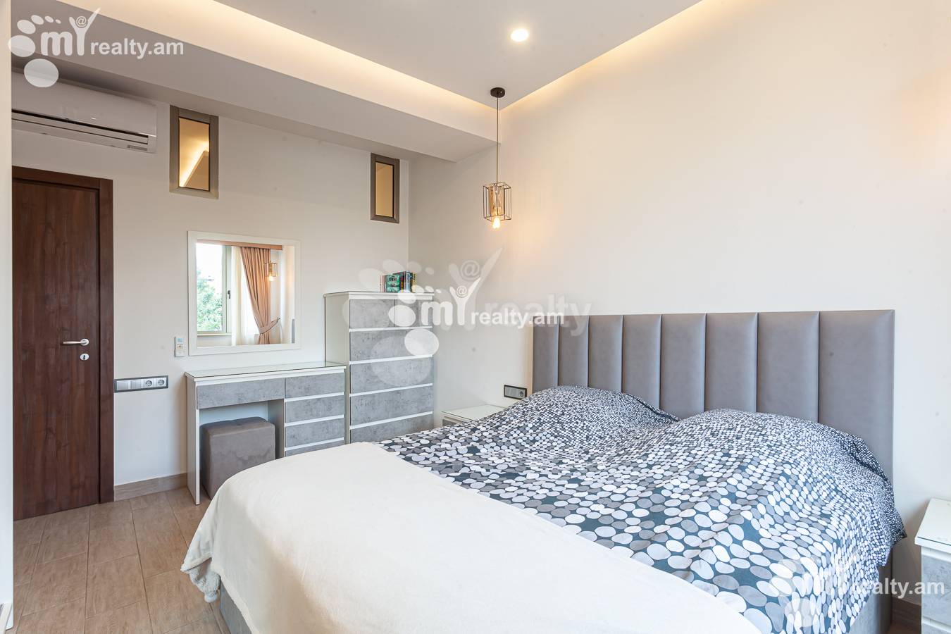 3 bedroom apartment for rent Antarayin St, Center Yerevan, 155627