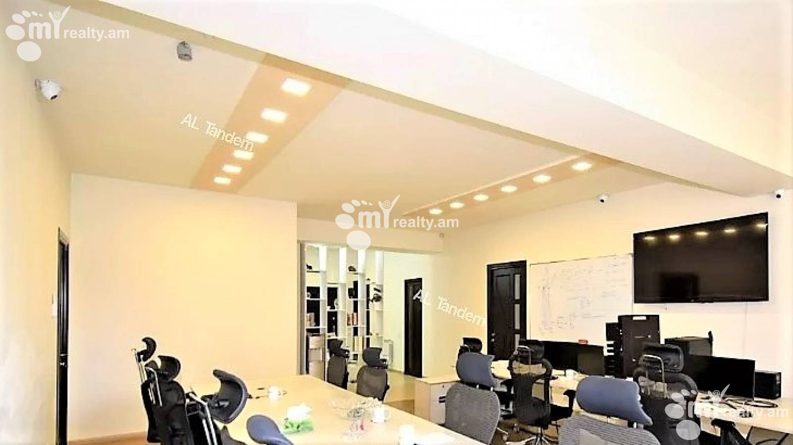 Купить 1 комнатную квартиру Маштоца пр, Центр Ереван, 127040