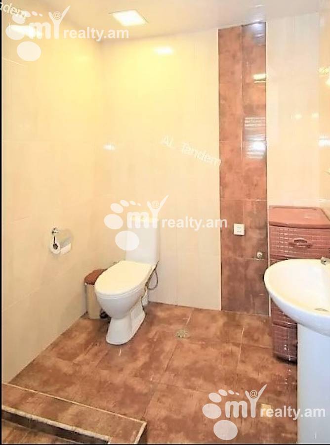 Купить 1 комнатную квартиру Маштоца пр, Центр Ереван, 127040