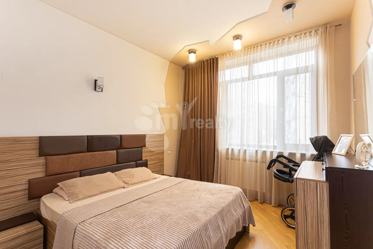 4 bedroom apartment for sale M.Khorenatsi St, Center Yerevan, 159808