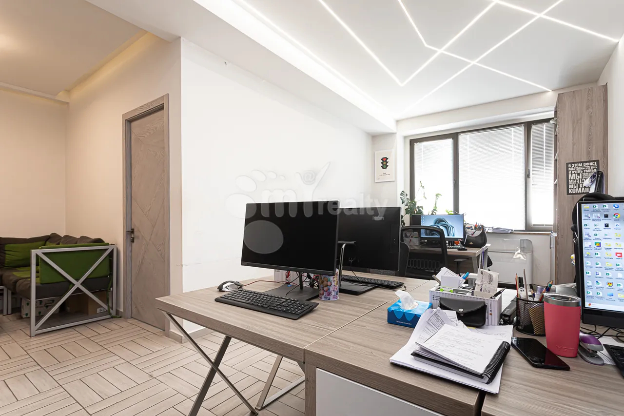 Commercial property for rent Buzand St, Center Yerevan, 157958