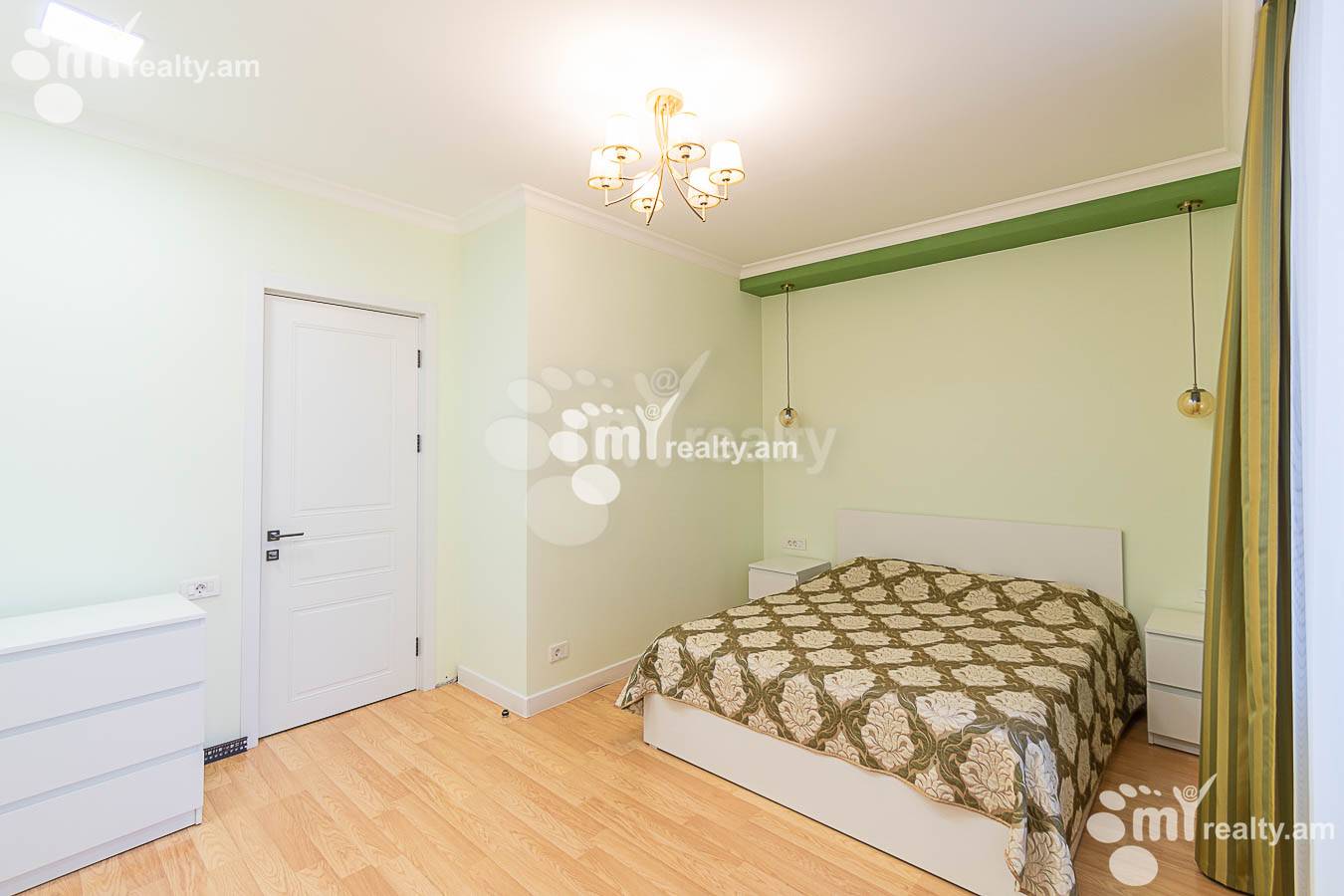 4 bedroom apartment for sale Aram St, Center Yerevan, 153276