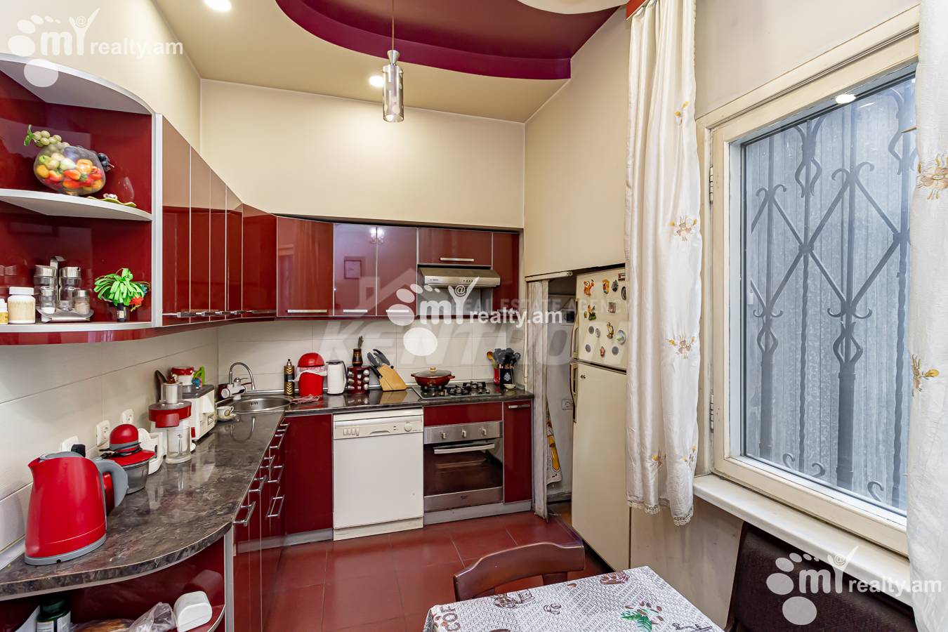 3 bedroom apartment for sale خیابان ماشتوتس, مرکز شهر ایروان, 148663
