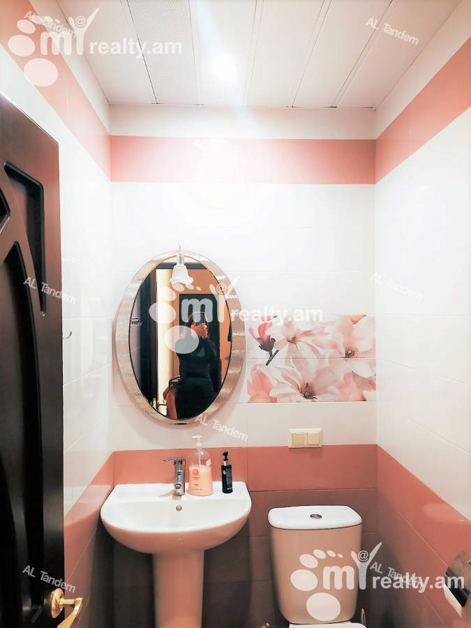 3 bedroom apartment for sale Aram St, Center Yerevan, 124279