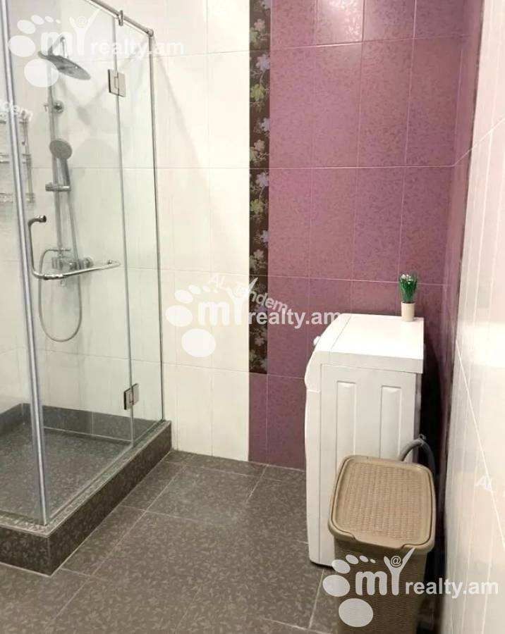 3 սենյականոց բնակարան  Ռոստոմի փող, Կենտրոն Երևան, 153794