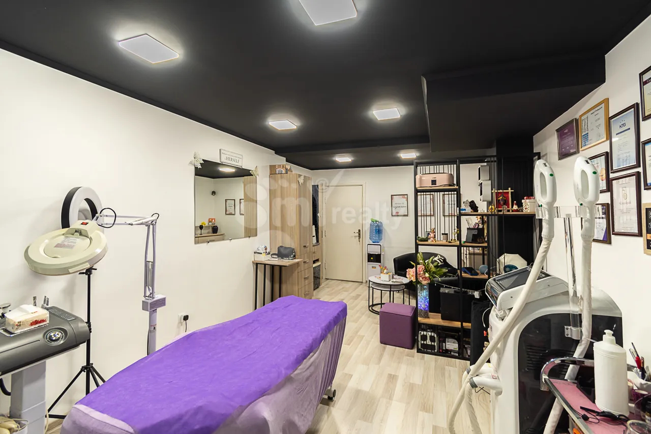 Купить коммерческoе помещение Московян ул, Центр Ереван, 160102