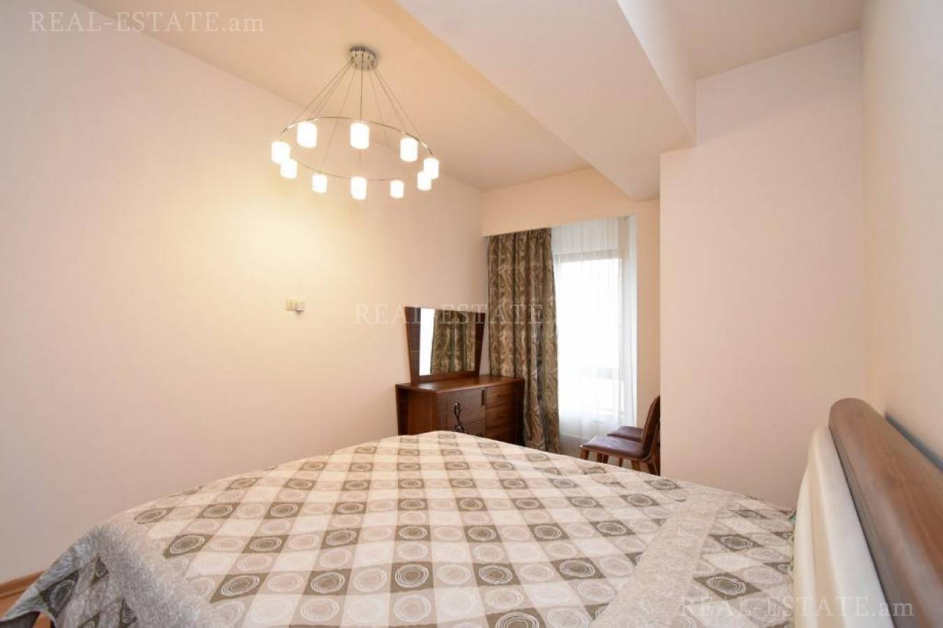 4 bedroom apartment for rent Leo St, Center Yerevan, 128238