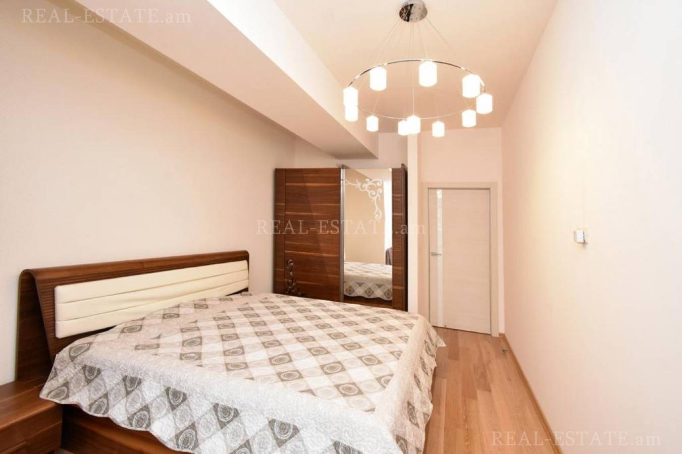 4 bedroom apartment for rent Leo St, Center Yerevan, 128238