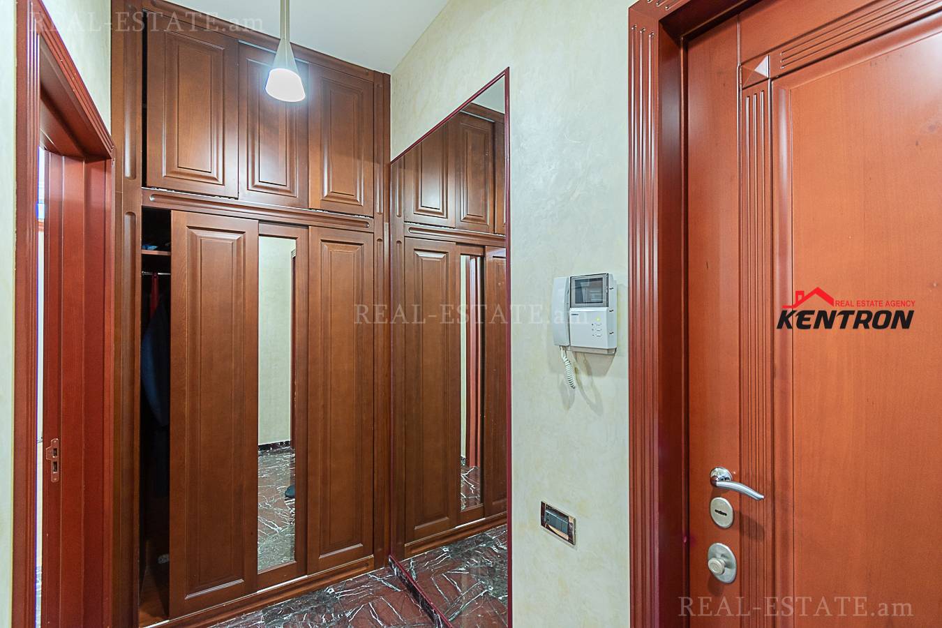 4 bedroom apartment for sale Abovyan St, Center Yerevan, 130137