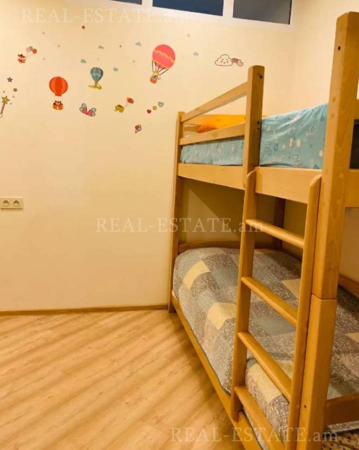 3 bedroom apartment for sale Fuchik St, Ajapnyak Yerevan, 130450