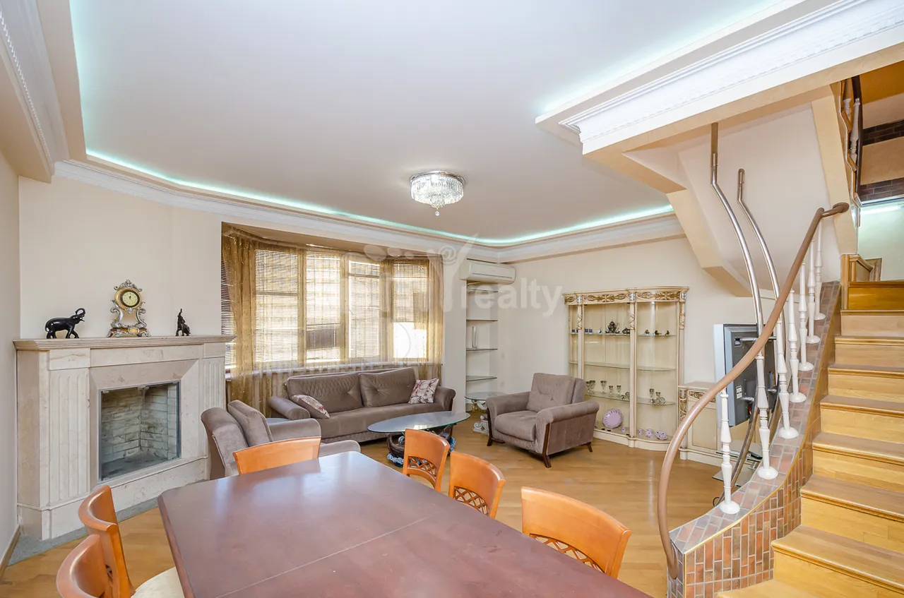 4 bedroom apartment for rent خیابان زاکیان, مرکز شهر ایروان, 159579