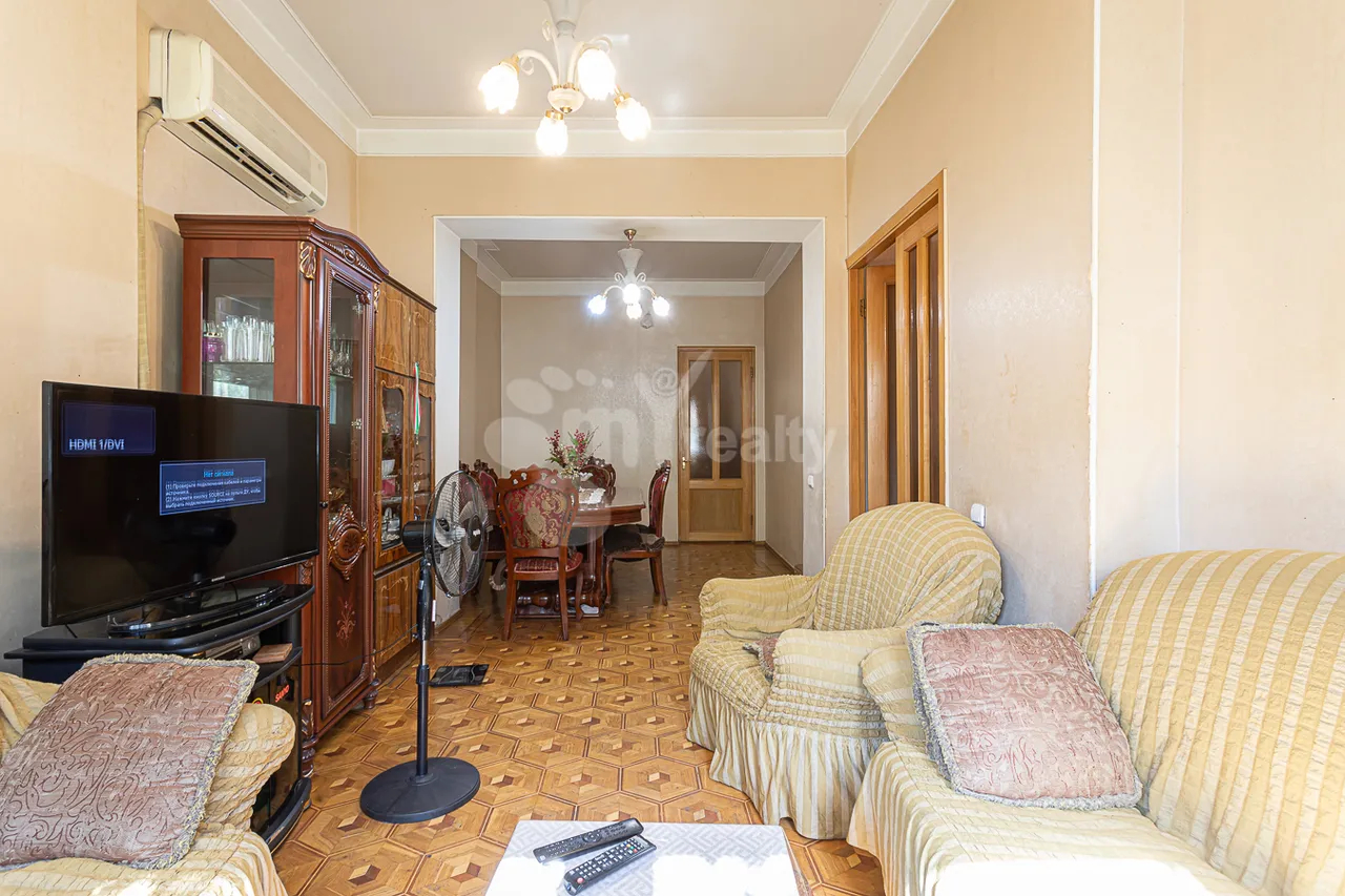 3 bedroom apartment for sale خیابان پارونیان, مرکز شهر ایروان, 157421