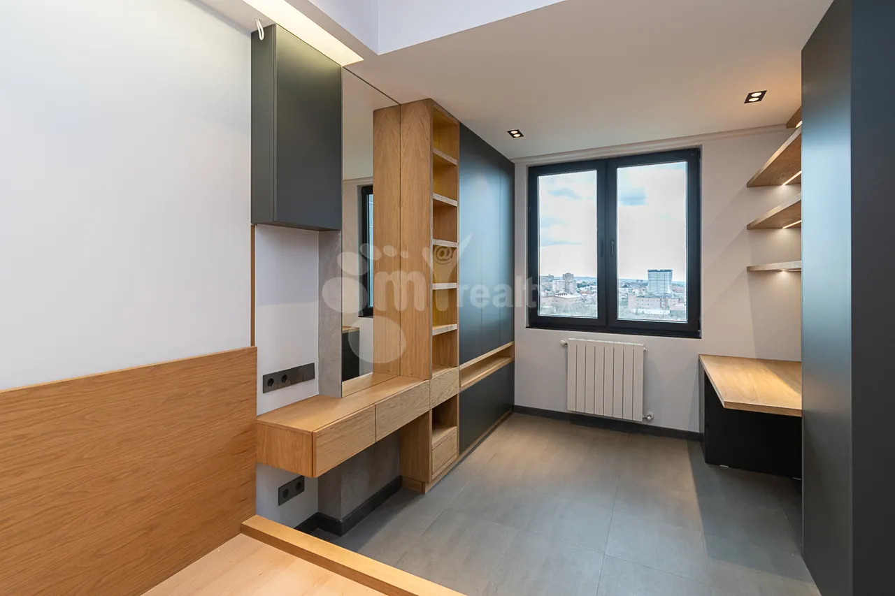 3 սենյականոց բնակարան  Միկոյան փող, Դավթաշեն Երևան, 160145