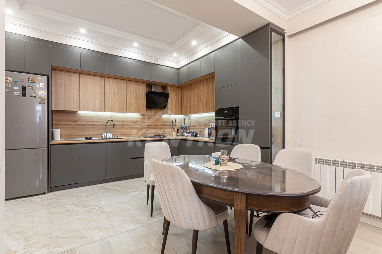 3 bedroom apartment for sale خیابان میکویان, داوتاشِن ایروان, 157184