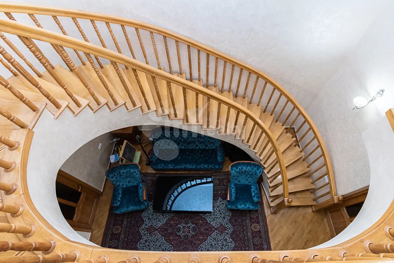 5 bedroom apartment for sale خیابان نعلبندیان, مرکز شهر ایروان, 160686