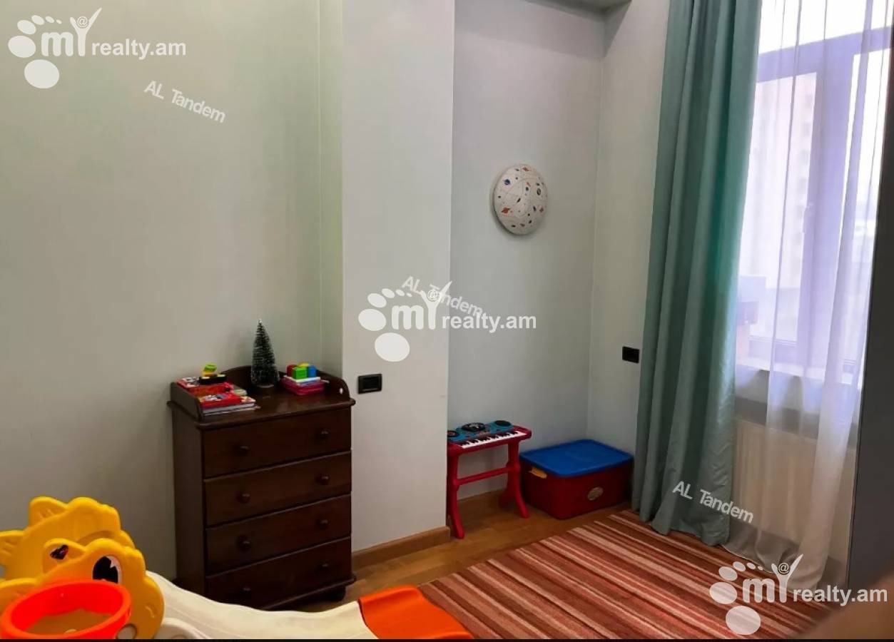 4 bedroom apartment for sale Aram St, Center Yerevan, 130071