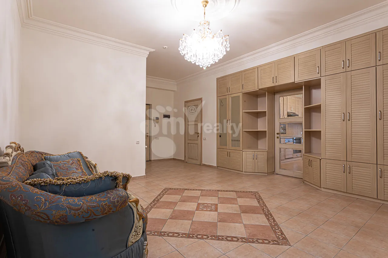 Снять 3 комнатную квартиру Амирян ул, Центр Ереван, 158205