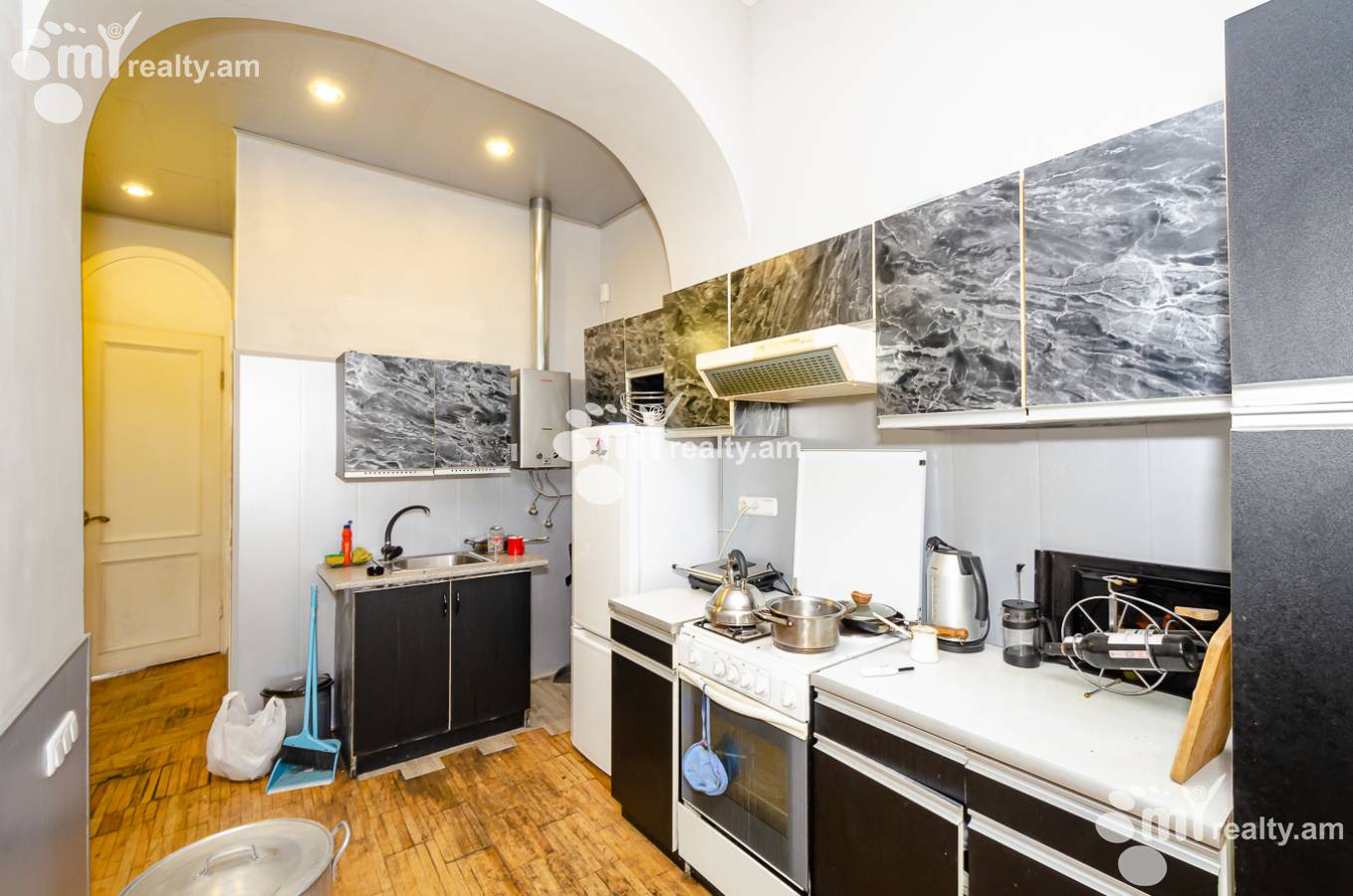 4 bedroom apartment for sale Abovyan St, Center Yerevan, 152290