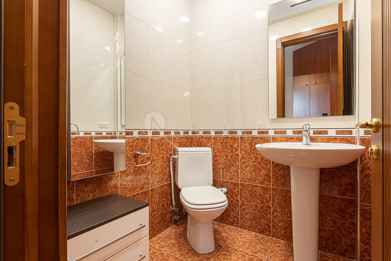 3 սենյականոց բնակարան  Վարդանանց փող, Կենտրոն Երևան, 157554