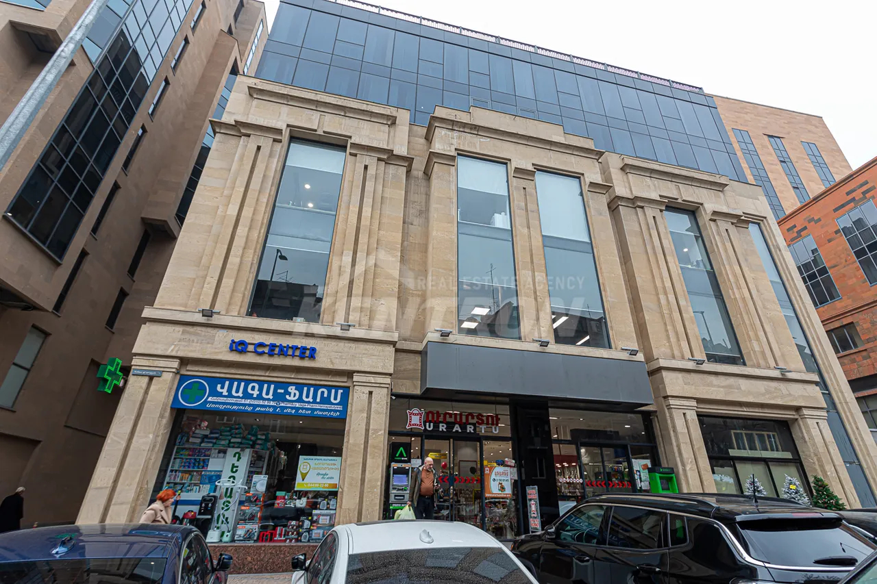 2 սենյականոց բնակարան վարձով Հանրապետության փող, Կենտրոն Երևան, 158039